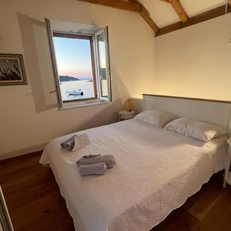 度假居 Sea House Skapulo 维斯