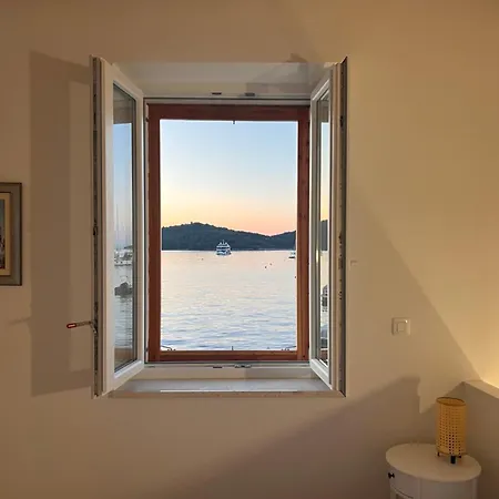 Sea House Skapulo * Βις
